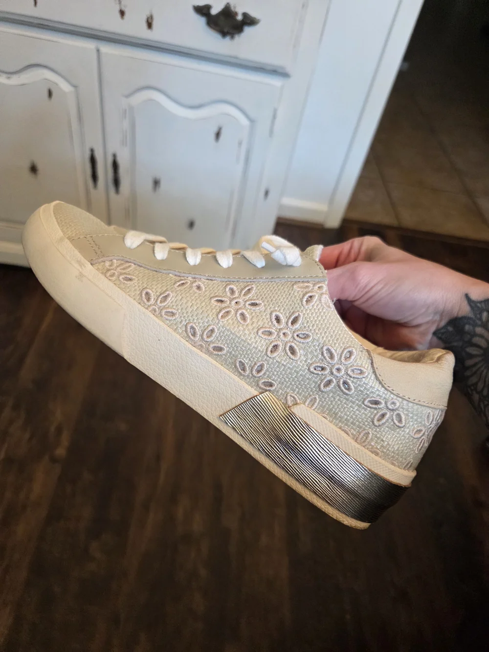 Women’s Oatmeal Floral Embroidered Low-Top Dolce Vitas